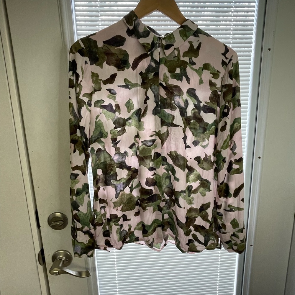 Crosby Camo Green Pink Button Down Top Ladies Size Large Long Sleeve